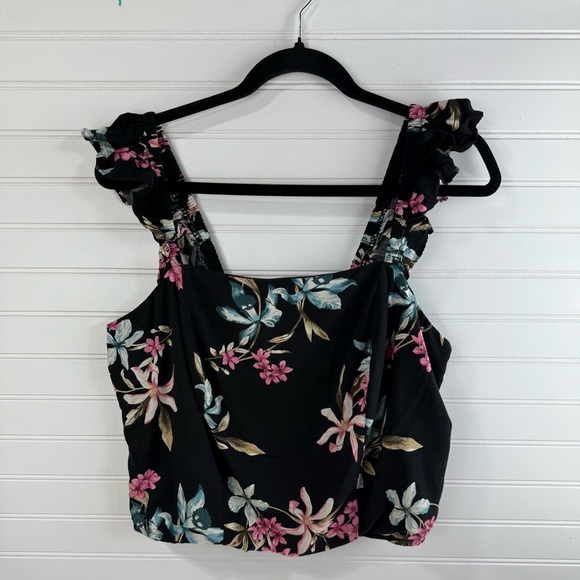 Torrid women’s black floral ruffle trim smocked crop top. Plus size 0 - Picture 1 of 6